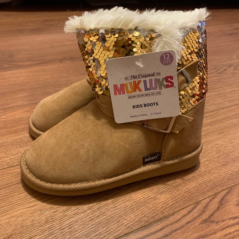 Girls Mukluk Sequin boots